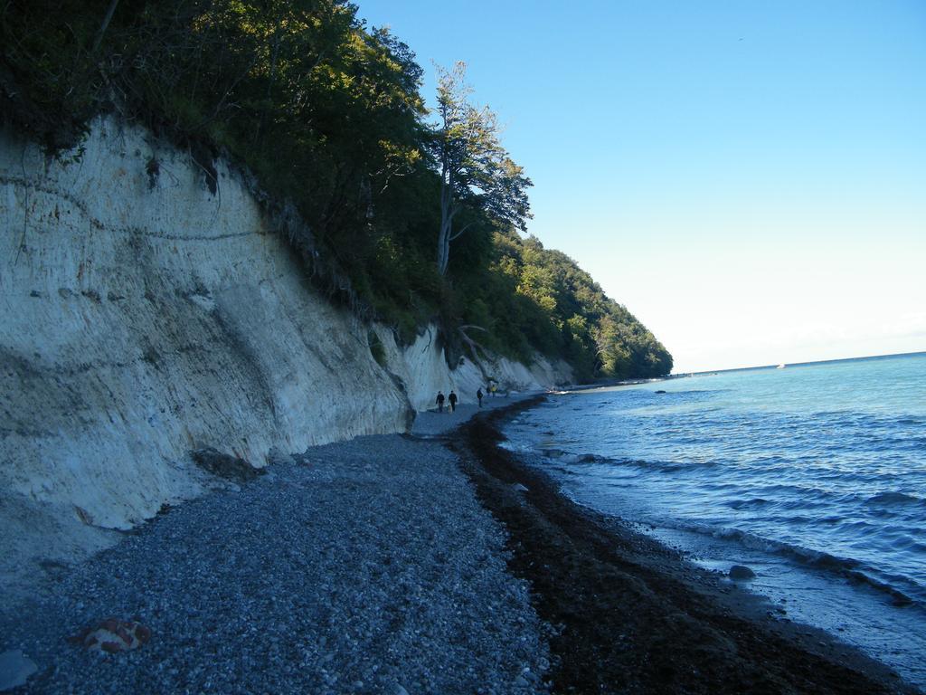 Pension Am Strand Juliusruh Exteriör bild
