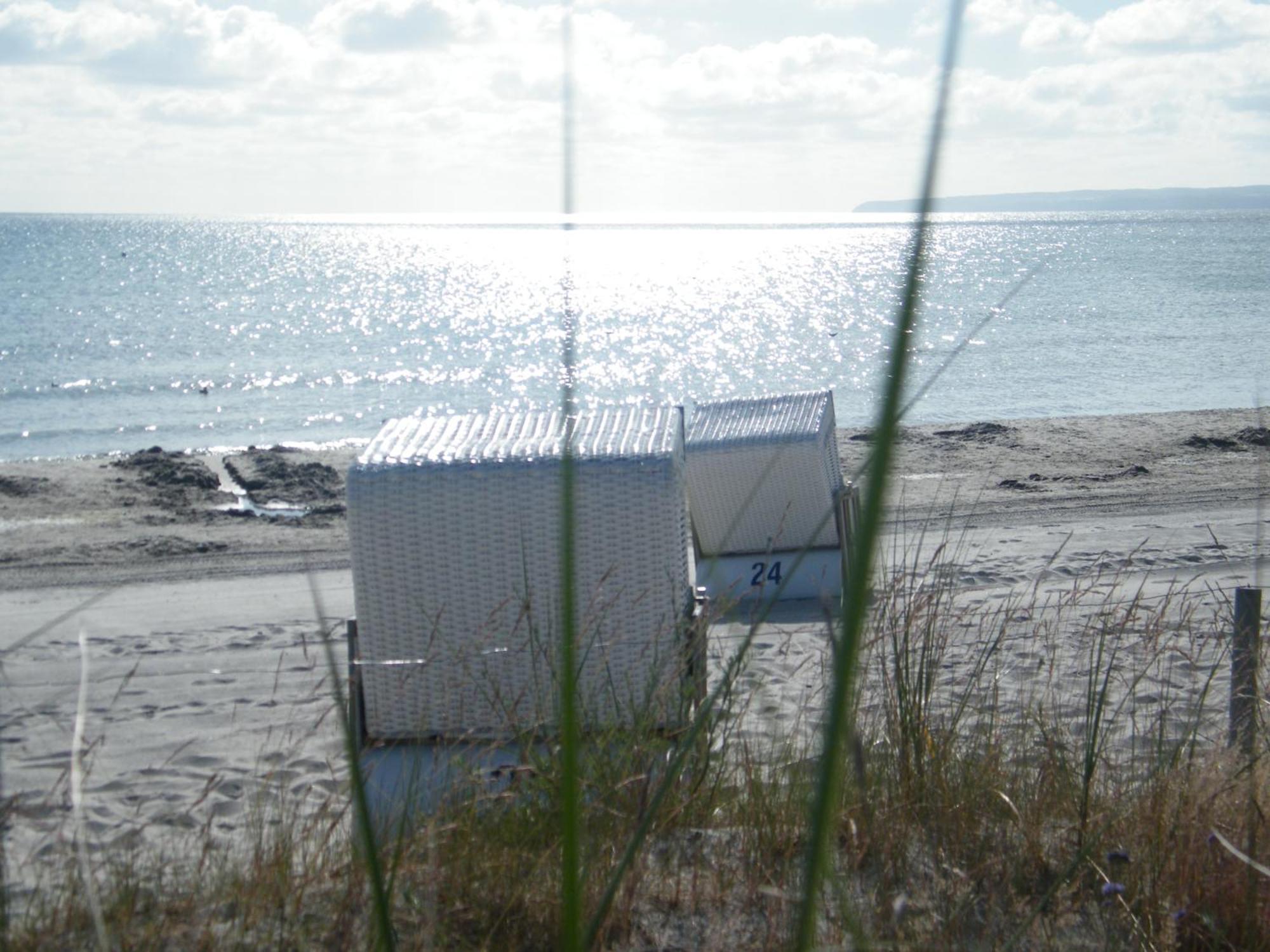 Pension Am Strand Juliusruh Exteriör bild