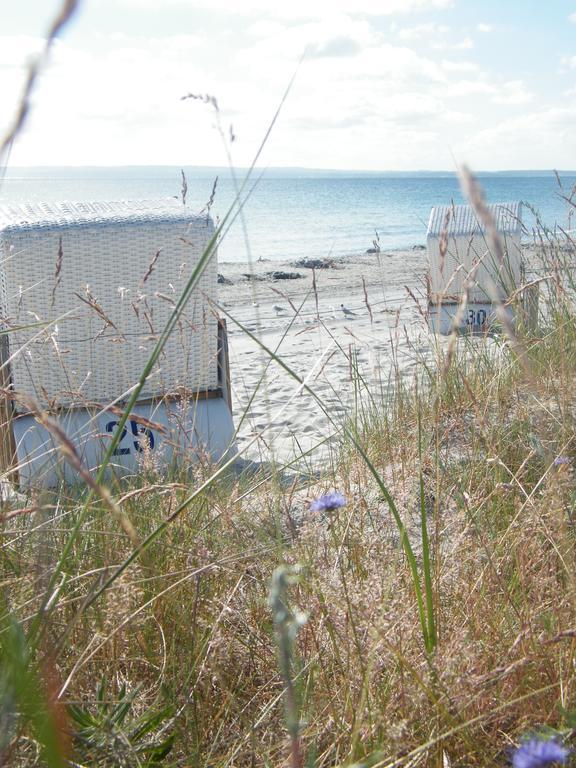 Pension Am Strand Juliusruh Exteriör bild